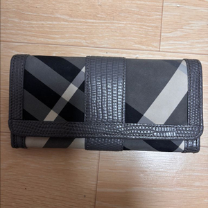 정품 버버리 체크 장지갑