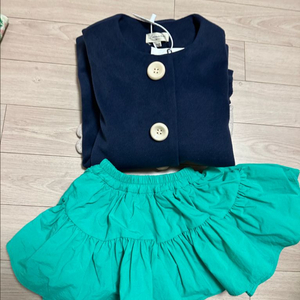 메키즈 데플레어 네이비 코트 110새것 &워니리본 P스커트 민트그린