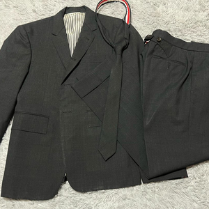 톰브라운 차콜 셋업 + 넥타이