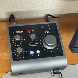 audient id4 mk2 오인페 판매합니다[s급] 이미지