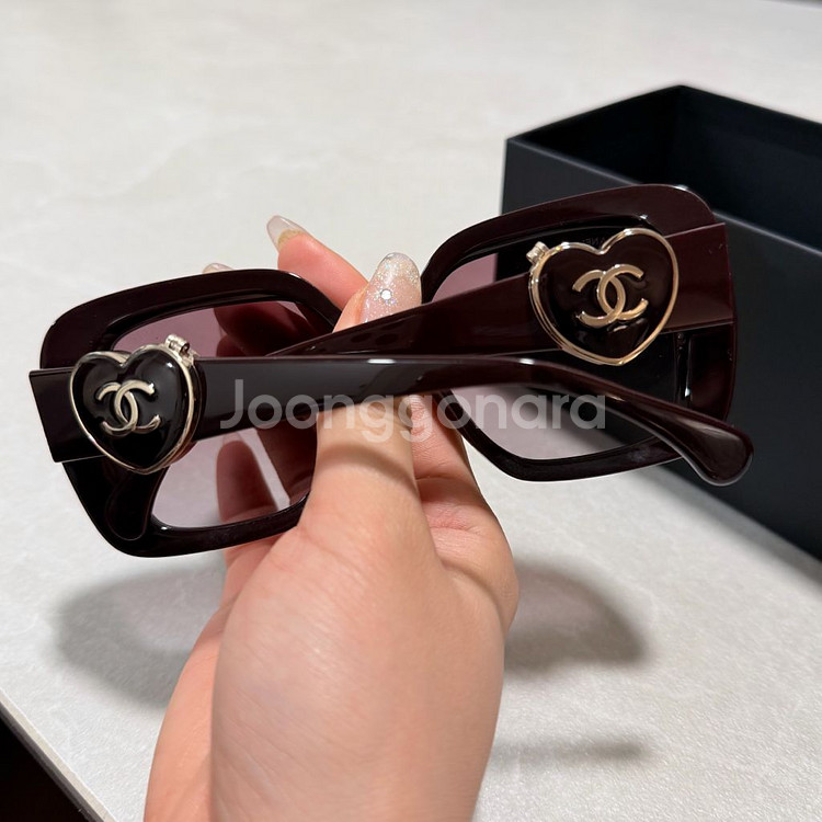 샤넬 하트 로고 선글라스--3