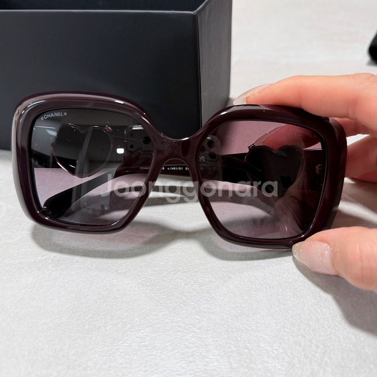 샤넬 하트 로고 선글라스--4