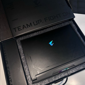 기가바이트 게이밍 노트북 어로스 AORUS 17X RTX4090 풀박스