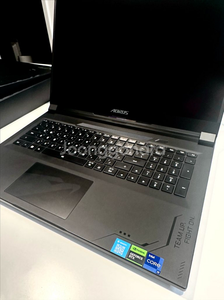 기가바이트 게이밍 노트북 어로스 AORUS 17X RTX4090 풀박스--1