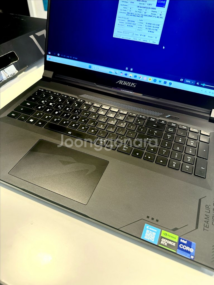 기가바이트 게이밍 노트북 어로스 AORUS 17X RTX4090 풀박스--3