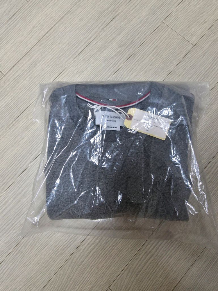 톰브라운 그레이 사선완장 맨투맨 새상품 이미지