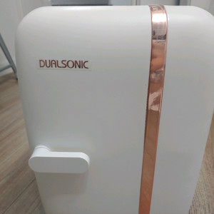 듀얼소닉 미니 화장품 냉장고 팔아요