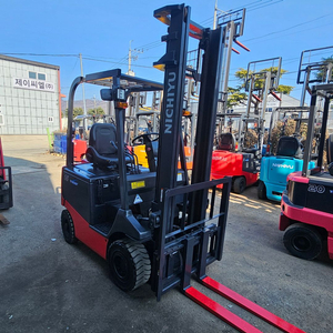 신차급 최신형 2018년식 니찌유 좌식1.5톤 전동지게차 4M인상 사이드시프트 750만