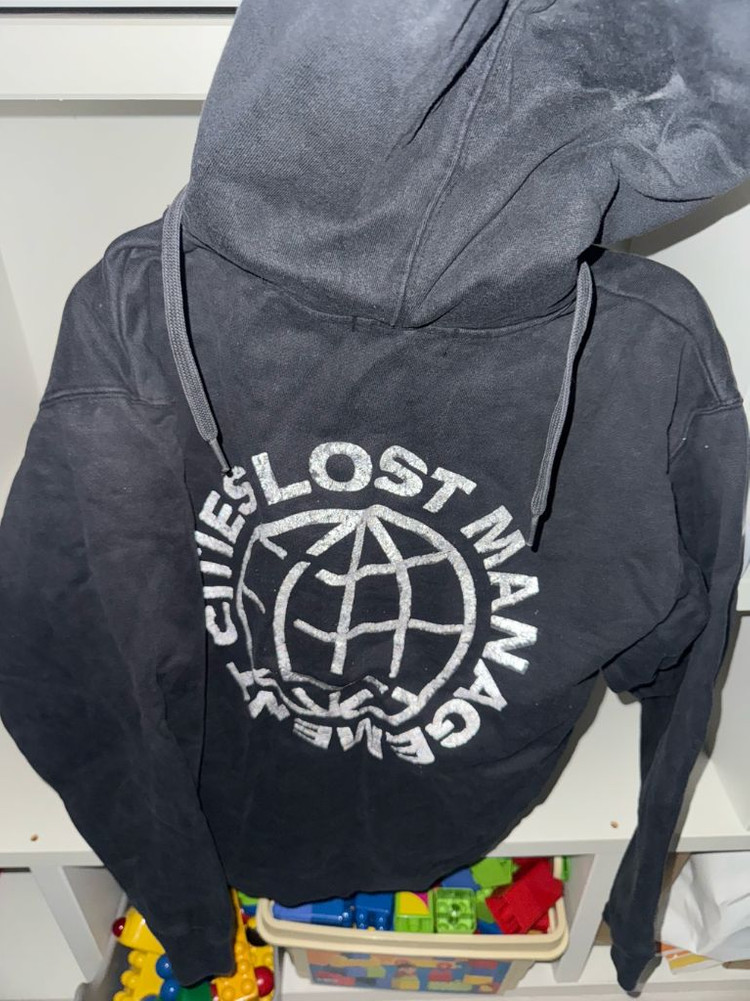 LMC 로고 후드티 이미지