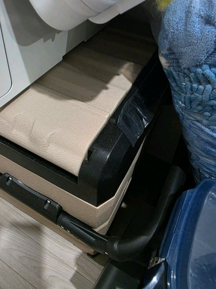 알피쿨 x pro 55리터 샌드베이지색 새상품 팔아요.2개있음 이미지