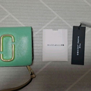 마크제이콥스 컴팩트 반지갑 민트 골드