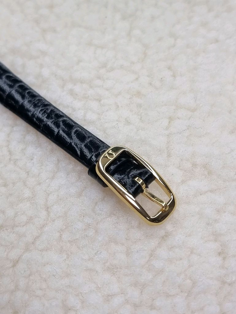 오메가 드빌 빈티지 오벌 샴페인 선레이 다이얼 쿼츠 여성시계--3