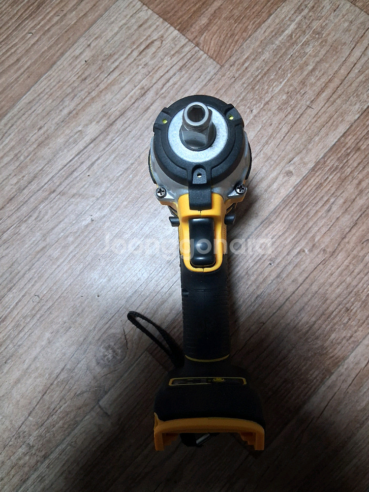 디월트 DCF875 무선 임팩트렌치--2