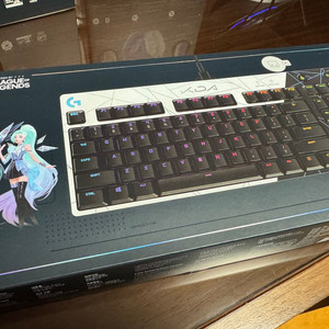 로지텍 G PRO X LOL kda에디션 단순개봉 판매합니다.