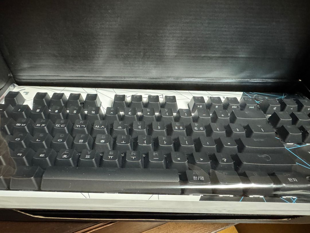 로지텍 G PRO X LOL kda에디션 단순개봉 판매합니다.--1