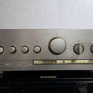 인켈 AI-7010G 스테레오 앰프입니다