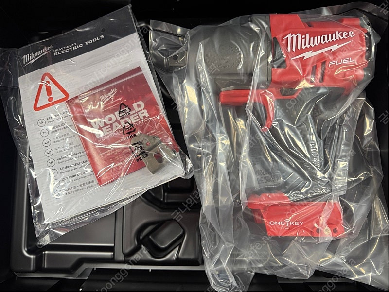 (새제품) 밀워키 18V 하이토크 렌치 팝니다--1