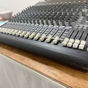 맥키 16채널 믹서