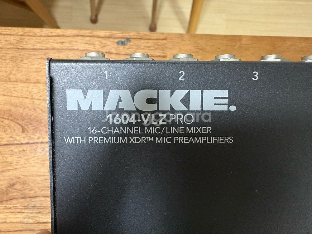 맥키 16채널 믹서--1