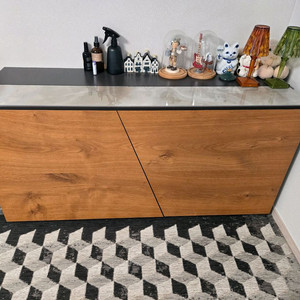 카텔란 이탈리아 Explorer 수납장