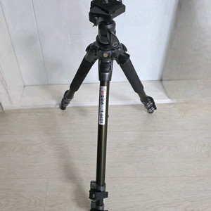 j1-6601 카메라삼각대 3만원에 판매합니다~~