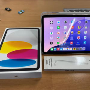 아이패드 11세대 128GB WIFI 실버(커버케이스+호환펜슬) 이미지