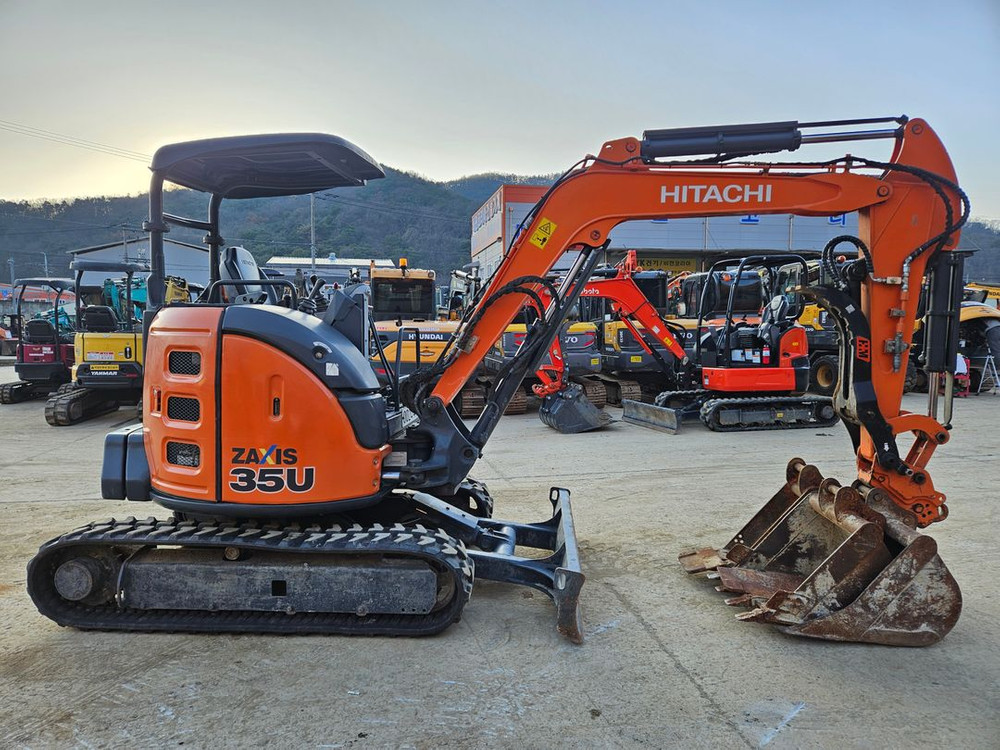 중고미니굴삭기 히타치 ZX35 2017년 중고굴삭기매매 중고포크레인--1
