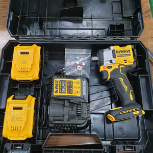 디월트 충전 임팩 렌치 DCF922 새제품 풀세트