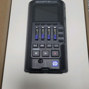 [택포]줌 zoom r4 멀티트랙 레코더 32비트 녹음