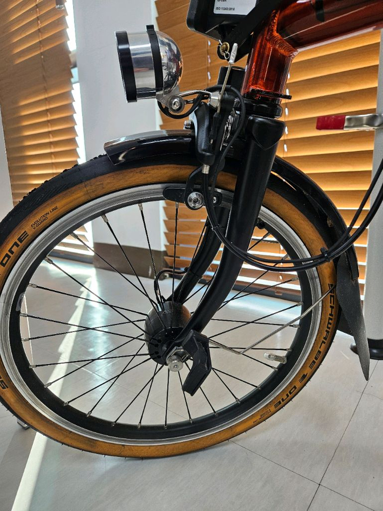 브롬톤 M6R 프레임라커 + 손 허브다이니모 + 에델룩스 전도등 후미등--3