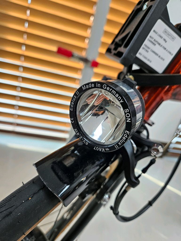 브롬톤 M6R 프레임라커 + 손 허브다이니모 + 에델룩스 전도등 후미등--4