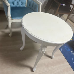 앤틱 스타일 의자 & 테이블 세트