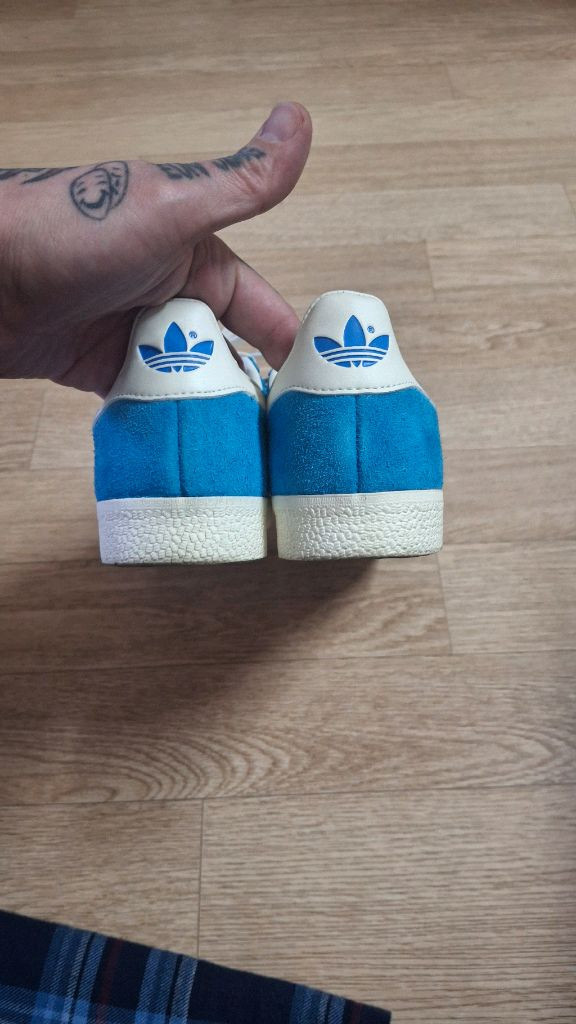 아디다스 가젤 스웨이드 230mm 1회착용 2만원--2