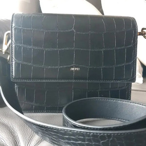 쥬페이 미니크로스백 블랙색상