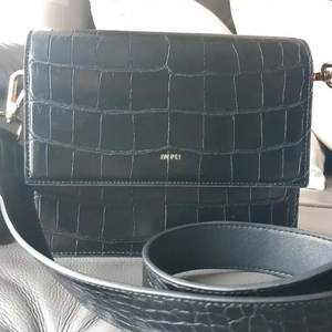 쥬페이 미니크로스백 블랙색상