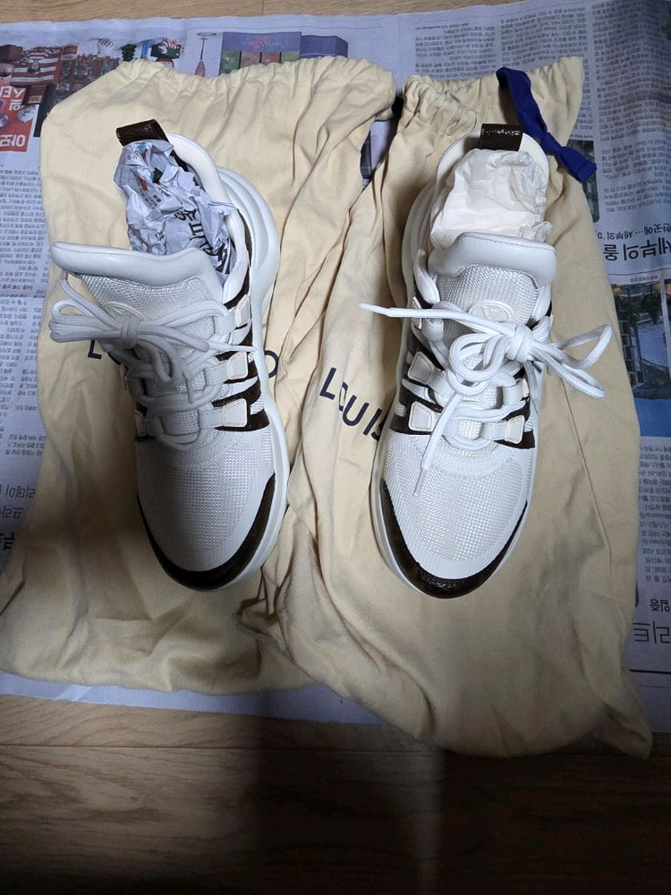 루이비통 아치라이트 스니커즈 이미지