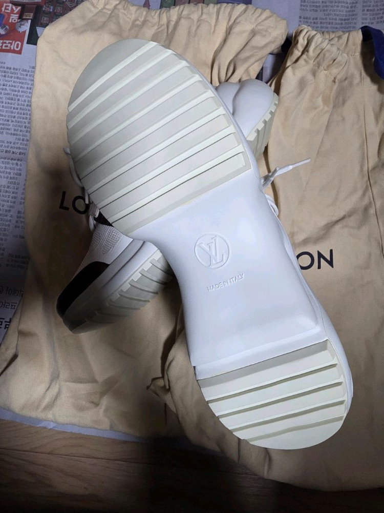 루이비통 아치라이트 스니커즈 이미지