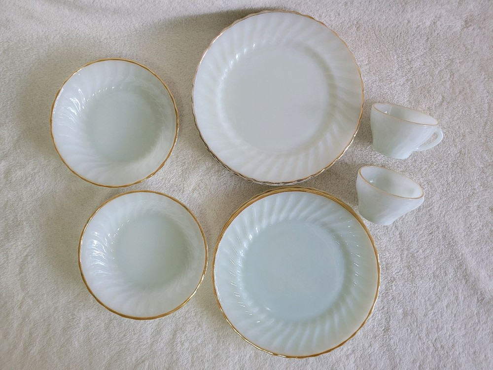 made in USA 미국 앵커호킹 밀크글라스 접시 컵 그릇 세트 이미지