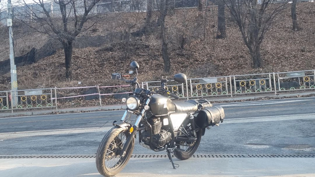 부캐너 125 20년식/1만대키로수/사이드백/블랙/급매 이미지