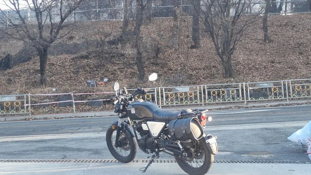 부캐너 125 20년식/1만대키로수/사이드백/블랙/급매 이미지