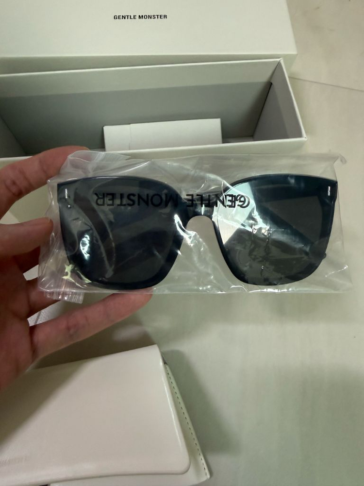 젠틀몬스터 프리다 01 선글라스--2