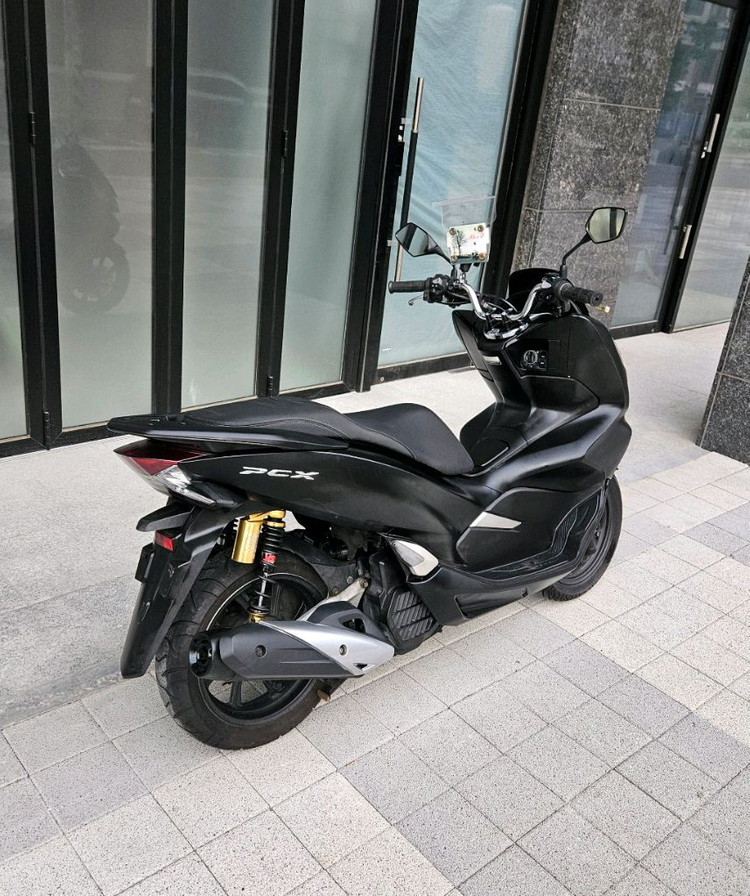 엔진 수리한 PCX 125 팝니다--2