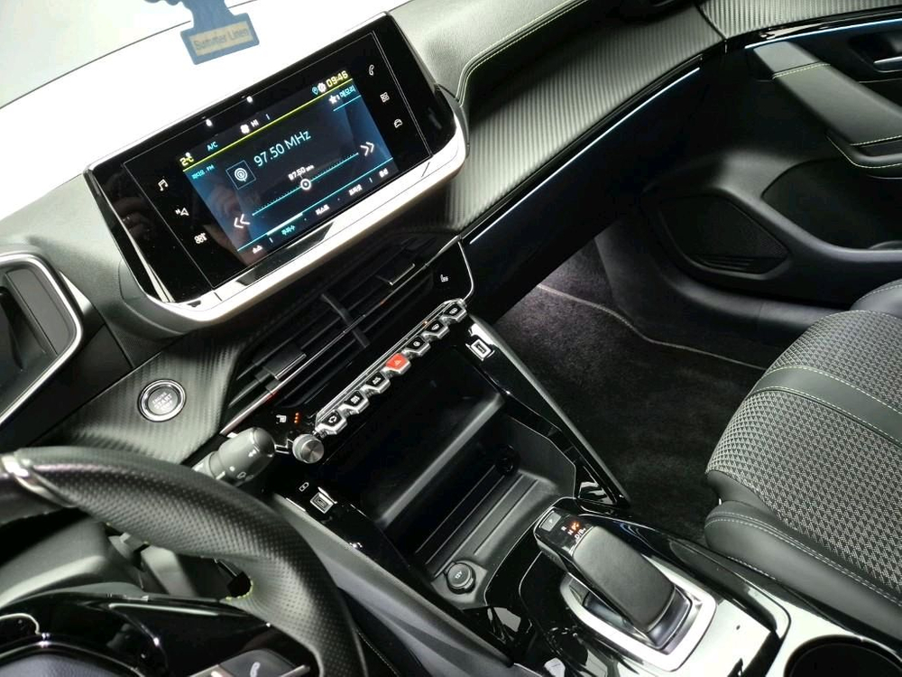 푸조 e-208 GT 전기차--8