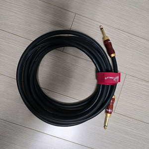 몬스터 케이블 어쿠스틱 기타용 3.6m 판매합니다.