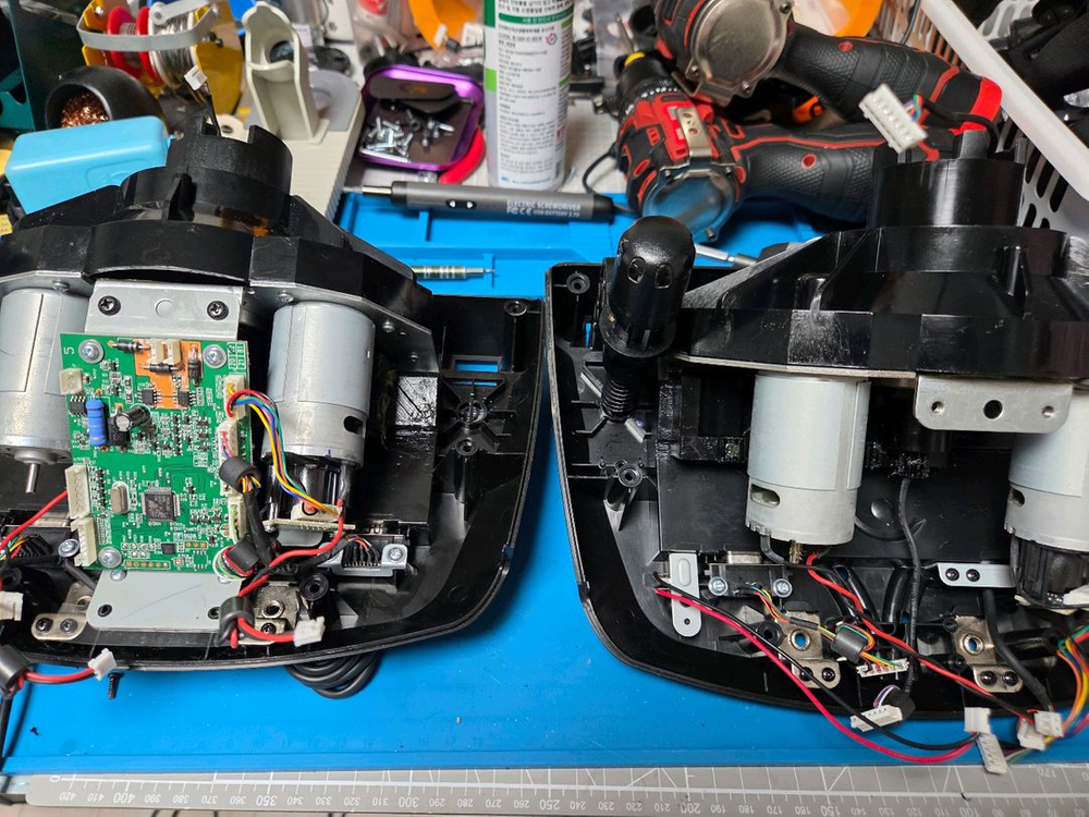 로지텍 레이싱휠 g29 두세트 각각 판매합니다--0