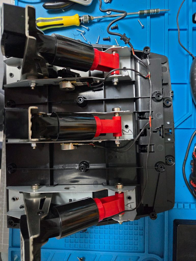 로지텍 레이싱휠 g29 두세트 각각 판매합니다--2