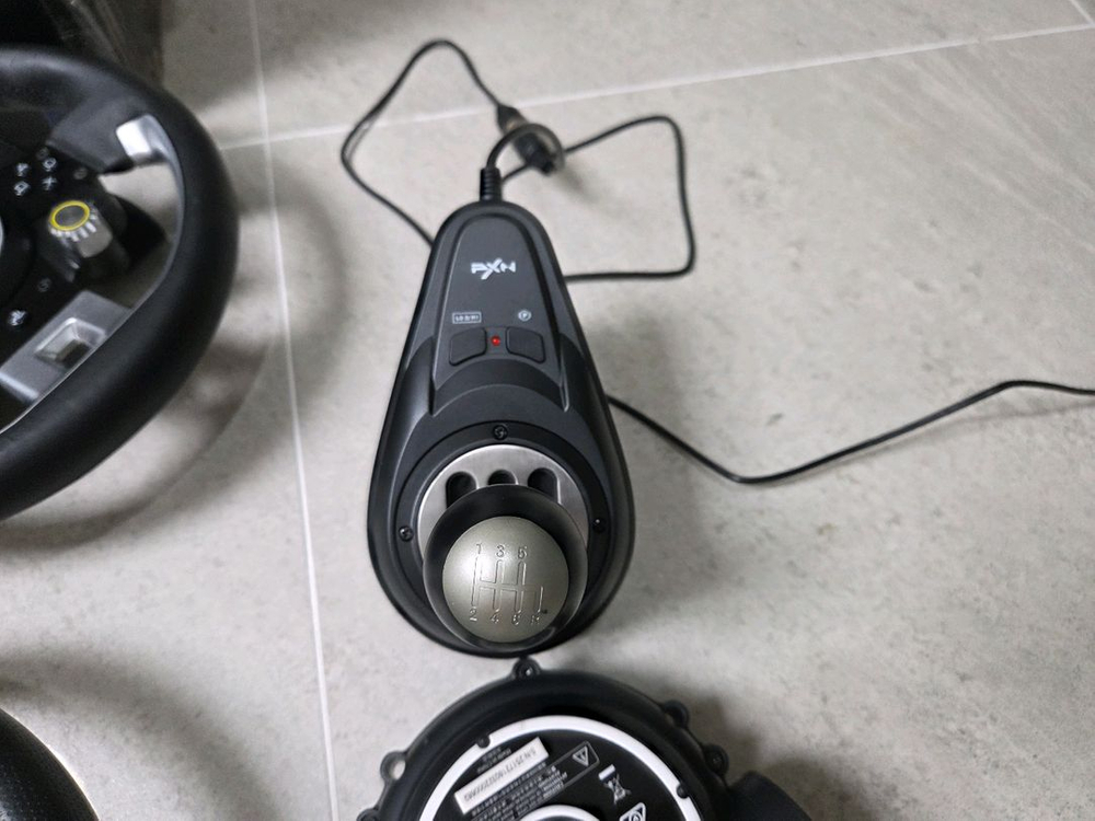 트러스트마스터 t gt 판매합니다--2