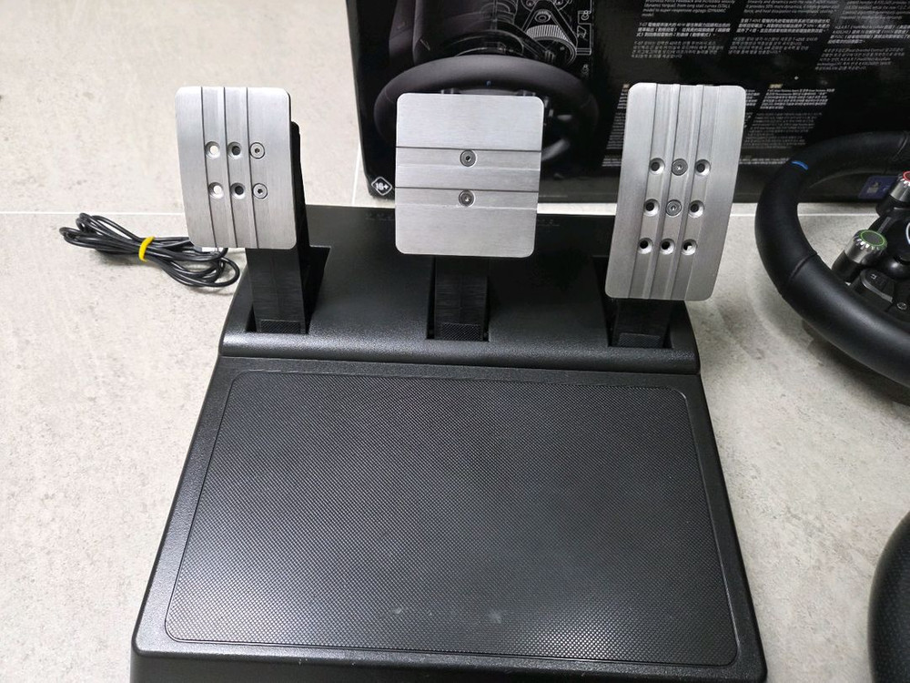 트러스트마스터 t gt 판매합니다--3