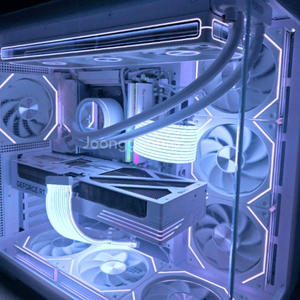 라이젠7 9800X3D RTX5070TI 신품본체 급매