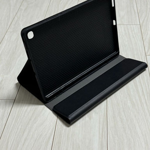 갤럭시탭 s6라이트 케이스 블랙 팝니다